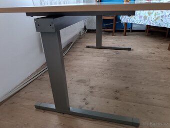 Kancelářský stůl Zn. Techo - 3