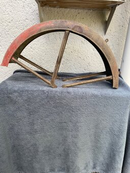 Jawa 250 Pérák přední blatník - 3