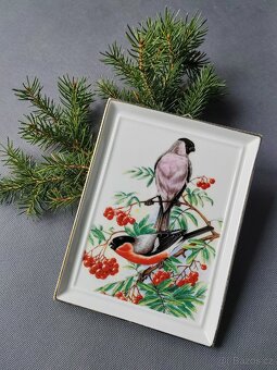 Vynikající porcelánová plaketa s motivem ptáků na jeřabině - 3