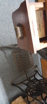 šicí stroj starý  GRITZNER.  Cena  500,-Kč. - 3