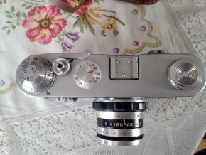 Starý fotoaparát zn. FED 3 s kož.brašnou - 3