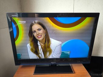 32" TV Sharp Aquos LC-32LE700E - 3