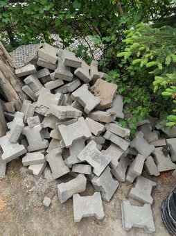 Zámková dlažba typ kost 6cm + ZATRAVNOVACÍ DLAŽBU ZDARMA - 3