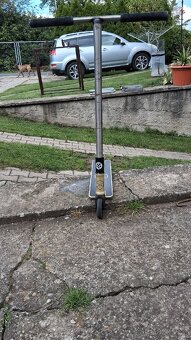 Prodám koloběžku NATIVE STEM zlatou - 3