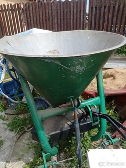Prodej rozmetadla práškových hnojiv - 3