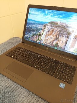 Notebook HP 250 G7 - Hezký stav - 3