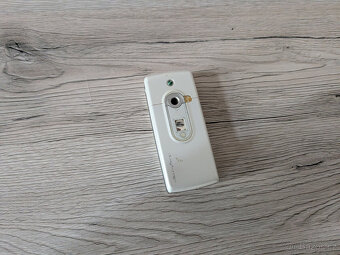 Sony-Ericsson T630 - 3