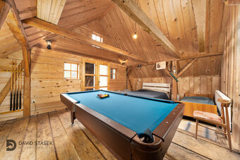 Prodej obrovského domu s různými způsoby využití hned nad Pa - 3