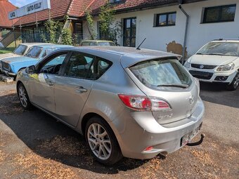 Mazda 3 na náhradní díly - 3