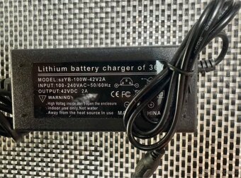 Nabíječka hoverboard/koloběžka 36v 2Ah 3 PIN - 3