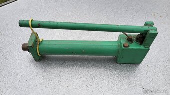 Prodám Hydraulický pist - 3