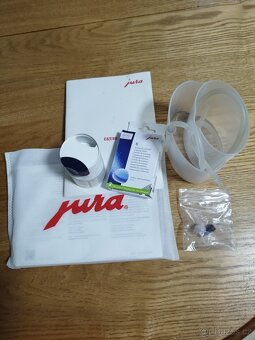 Kávovar JURA E8 - 3