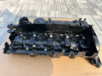 BMW víko ventilů - motor N47 - 3