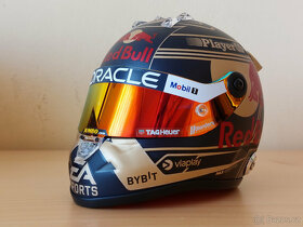 Predám Max Verstappen 2023 Red Bull F1 majstrovská helma 1:2 - 3