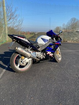 Honda CBR 954rr - 3