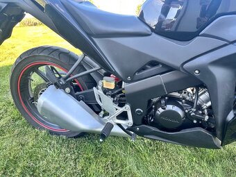 Honda CBR 125R - 3