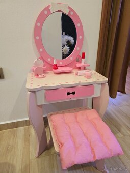 Playtive Dřevěný dětský toaletní stolek - 3