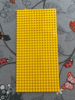 Žlutá podložka/deska kompatibilní s Lego Duplo - 3