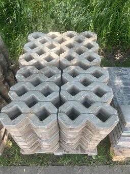 Zatravňovací dlažba 60x40x8 cm - 50m2 - 3