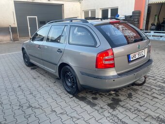 Octavia II tour 1.6 mpi 2011 pouze 115 tis km - 3