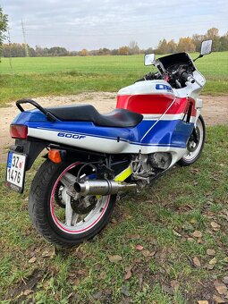 Dvakrát Honda CBR 600F PC-19 1988 a PC-23 1990 - 3