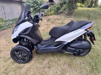 TŘÍKOLKA PIAGGIO MP3 300 HPE - 3
