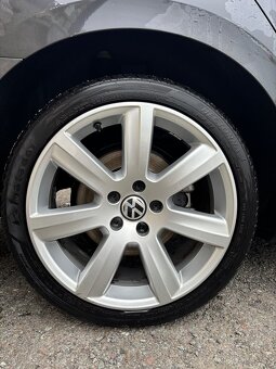 Alu kola letní . 5/112 R18 225/40 originál WV. - 3