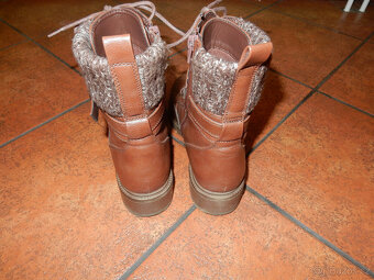 Prodám kotníkové šněrovací kozačky Landrover z Deichmanu - 3