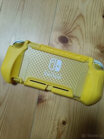 Nintendo Switch lite - žlutá - 3