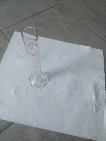 Kalibrovaný skleněný válec 50ml-odmerka - 3