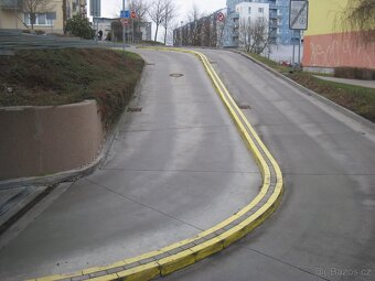 Prodám garážové stání - 3