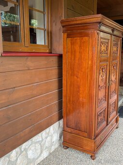 Starožitná skříň - 3