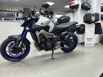 YAMAHA MT 09 - 3