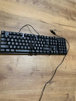 Klávesnice a myš - 3