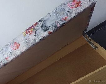 Čalouněná válenda s úložným prostorem za odvoz - 3