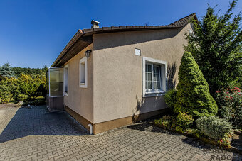 Rodinný dům 5+1 v Úvalech s garáží a nájemníkem - 3