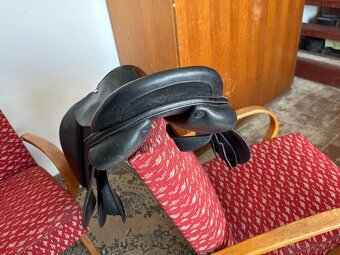 Sková a drezurní sedlo ve velmi dobrém stavu 17,5/2 - 3