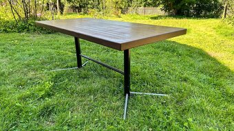 Konferenční stolek 70. léta. Výrobce: Závody UP - 3