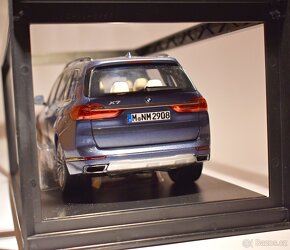 Prodám model BMW X7 1:18 Kyosho - 3
