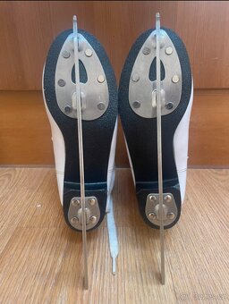 Dívčí lední brusle vel. 35 - 3