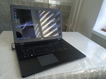 Acer Aspire E5-721-23FA - 3