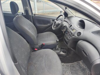 yaris 1.0 top stav - 3