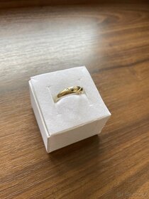Zlatý prsten s barevnými zirkony - 3