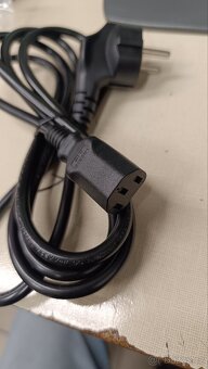 Napájecí kabel k PC. - 3