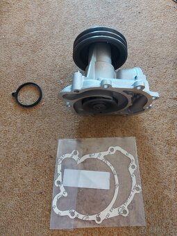 Vodní pumpa Mercedes R/C 107 SL/C V8 W126 380/420/500SEL - 3