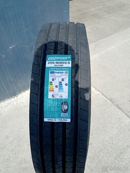 Nákladní pneu. Landspider AP600 315/70 R22,5 - 3