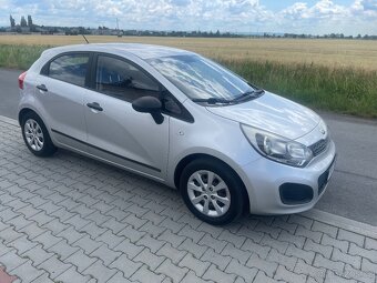 Kia Rio 1,3i benzin rok 2013 koup CZ - 3