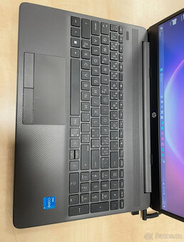 💻 HP 250 G9 – Intel i5 / 8 GB / 512 GB SSD – JAKO NOVÝ - 3