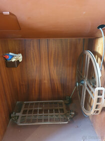 Starý šicí stroj Minerva 126 - 3