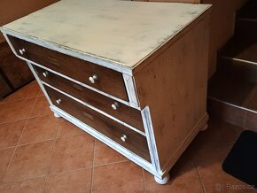 stará komoda patinovaná - 3